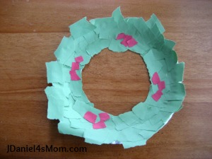 Paper Plate Christmas Crafts - How Wee Learn