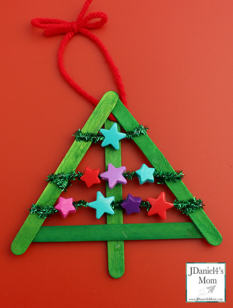 DIY Christmas Decorations- Threaded Star Tree