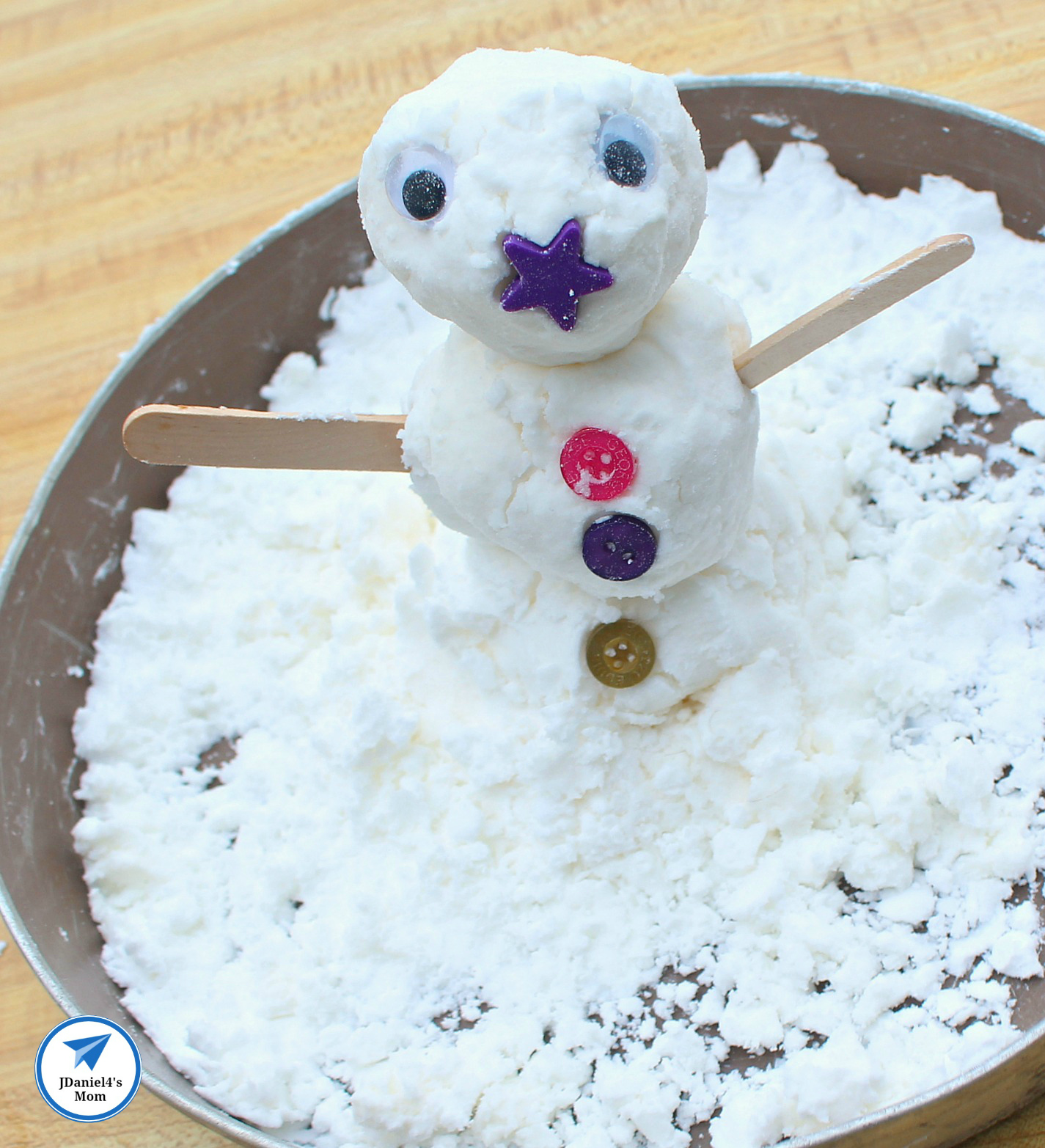 How to Make Fake Snow Recipes and Algorithm Activity with Baking Soda and Hair Conditioner- Snowman and Buttons