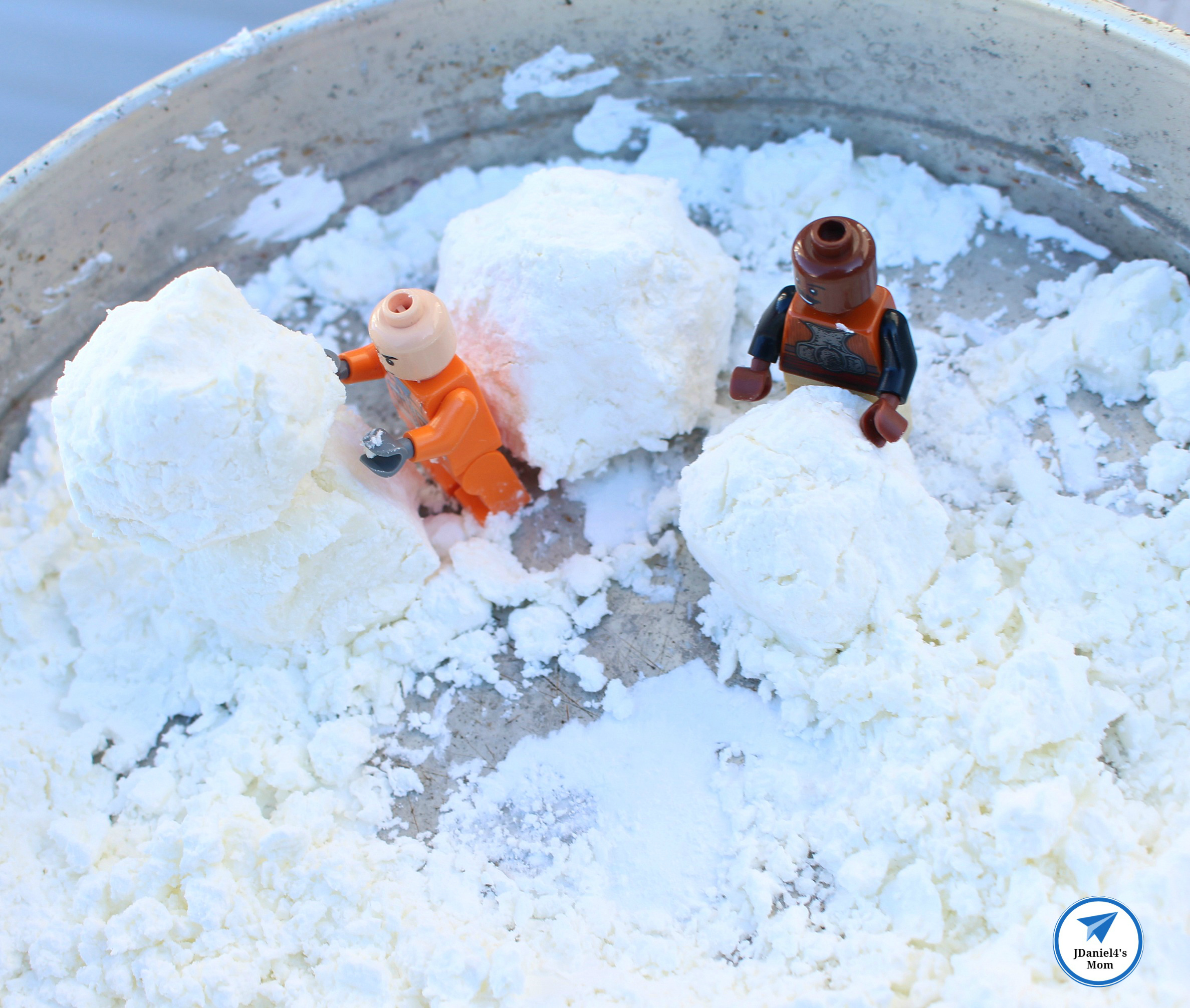 How to Make Fake Snow Recipes with Cornstarch Activities and Printable Algorithm Activities - One of the activities is to build snowballs.