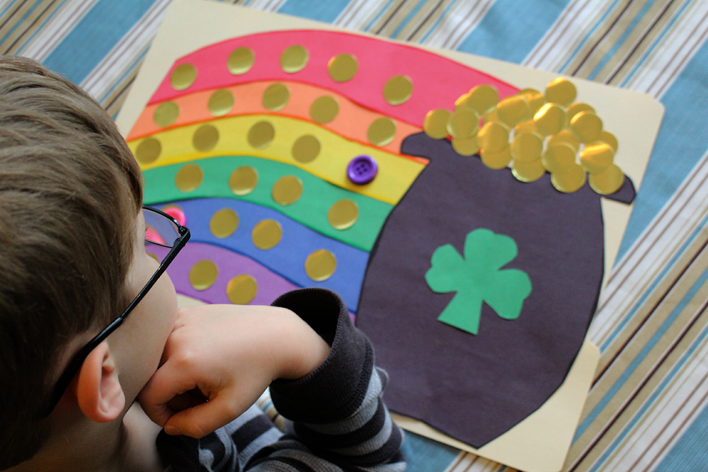 St. Pattys Day Rainbow Folder Game