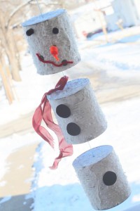 Snowman Crafts for Kids- This collection of amazing snowman would be fun for preschooler and older kids to craft.