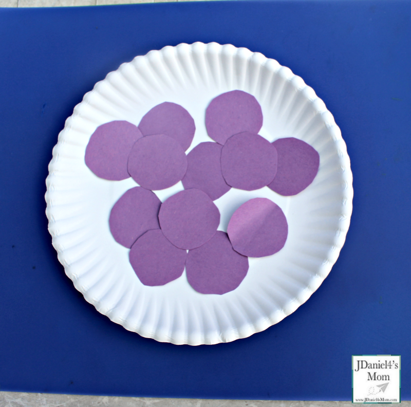 Little Jack Horner Paper Plate Pie Craft- Purple Circles