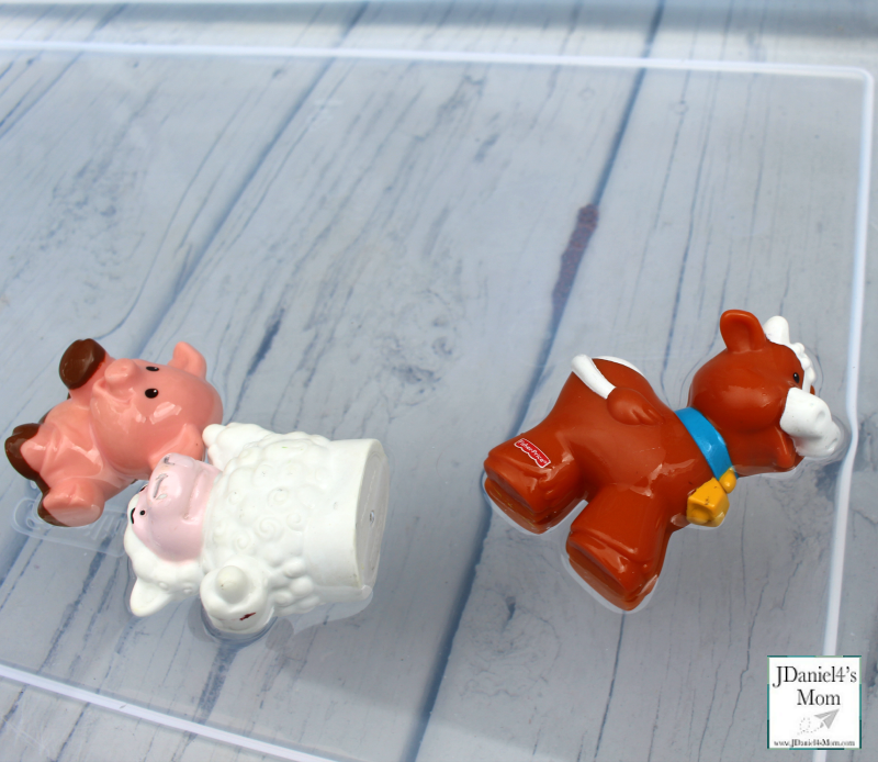 Rub a Dub Dub Three Objects in a Tub Objects - Animals 