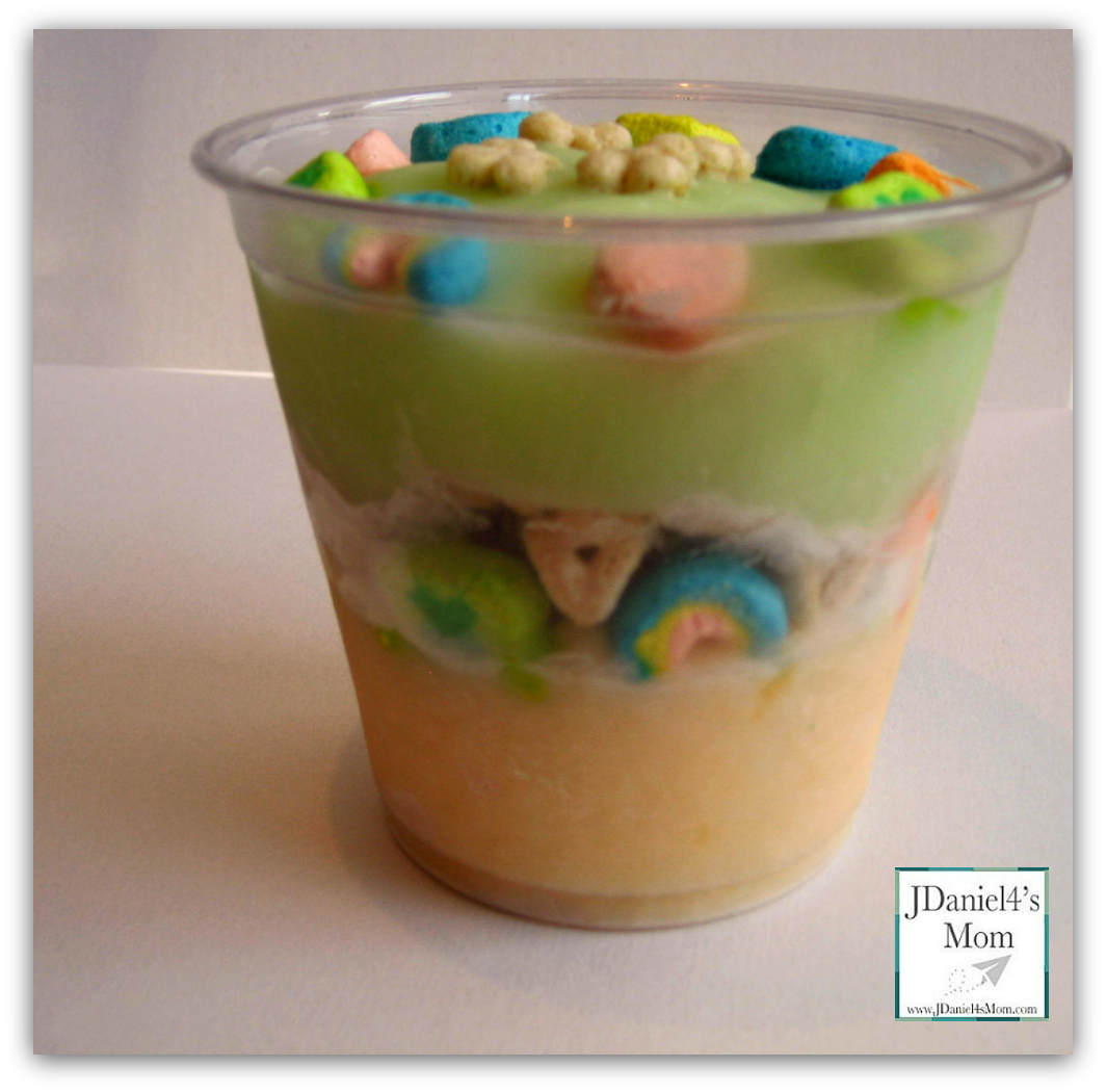 {St Patrick’s Day} Yogurt and Cereal Parfait 