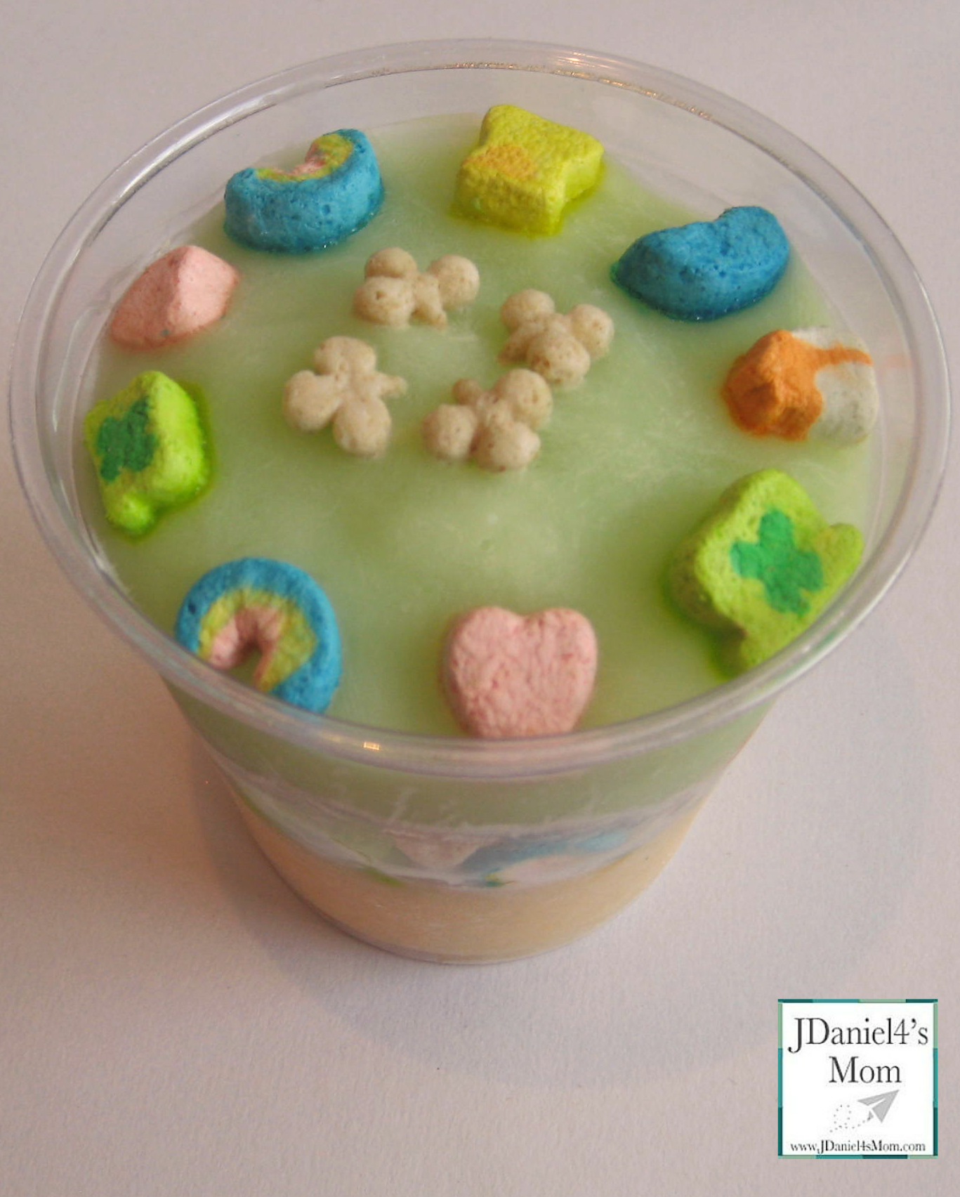 {St Patrick’s Day} Yogurt and Cereal Parfait 