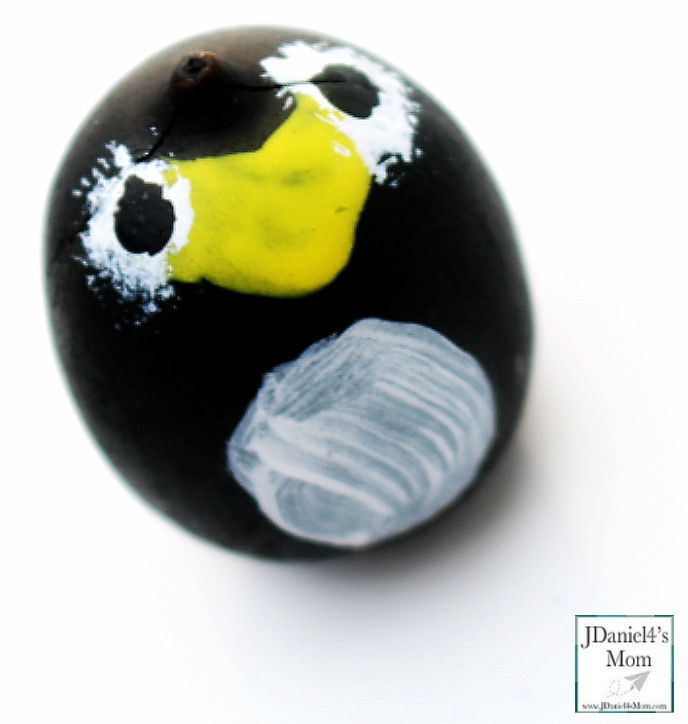 Wobbly Penguin Acorn Craft - These fun penguins are fun to make to use a game pieces, counters or to display.