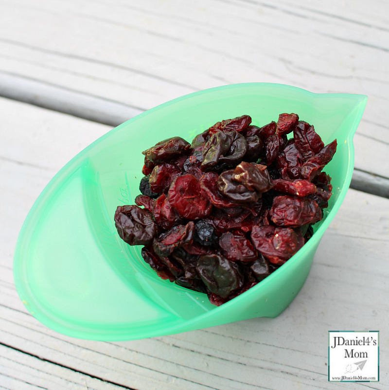 Bear Snack for Kids to Make- The ingredients for this fun snack are based on items from favorite bear books.