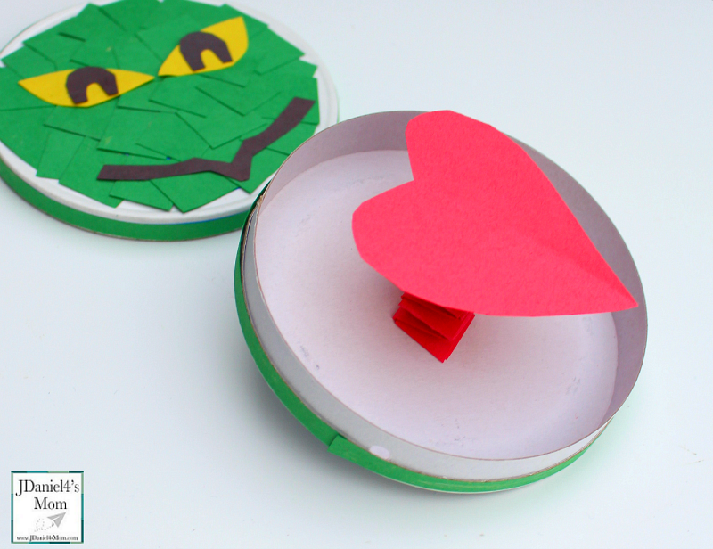 grinch-heart-box-picture