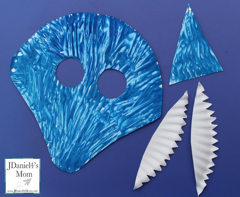 paper-plate-shark-mask-with-mask-template