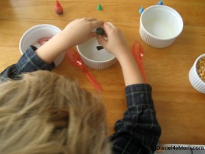 Science Kids - Dyeing Corn Experiment