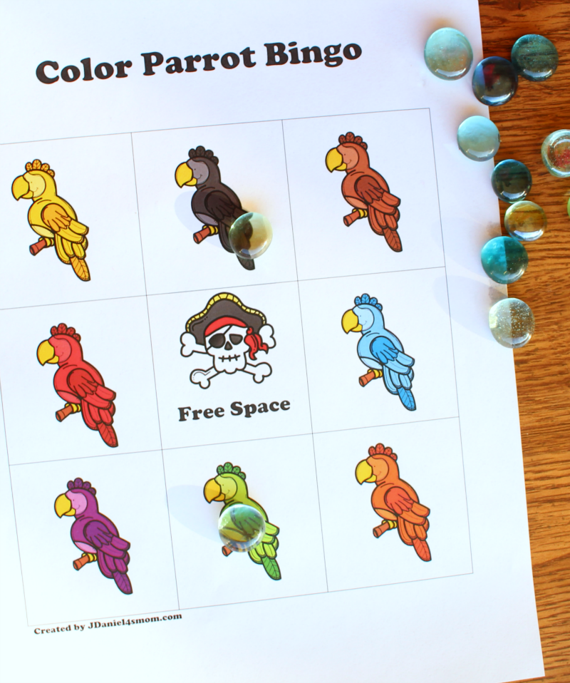 Printable Bingo Cards That Explore Colors with Parrots for Kids -  There are one player and multiple player cards.