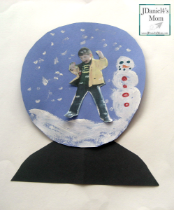 Snowman Crafts for Kids- This collection of amazing snowman would be fun for preschooler and older kids to craft.